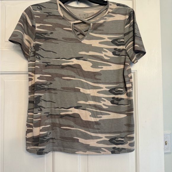 Camo Short Sleeve Tee - Picture 1 of 3